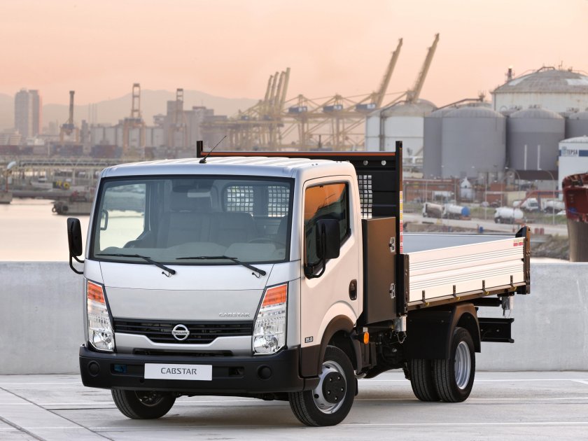 Ниссан грузовичок