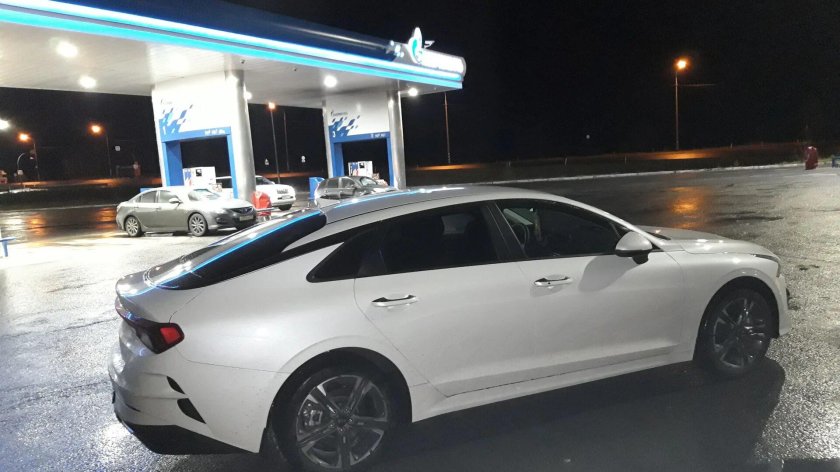 Kia k5 белый перламутр