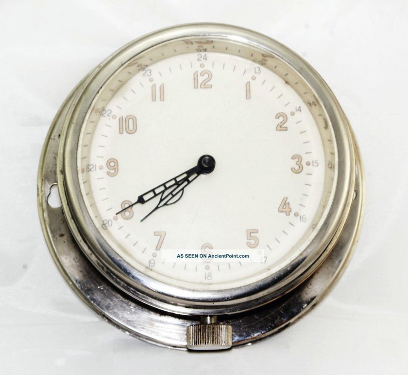 Настенные часы с подводной лодкой