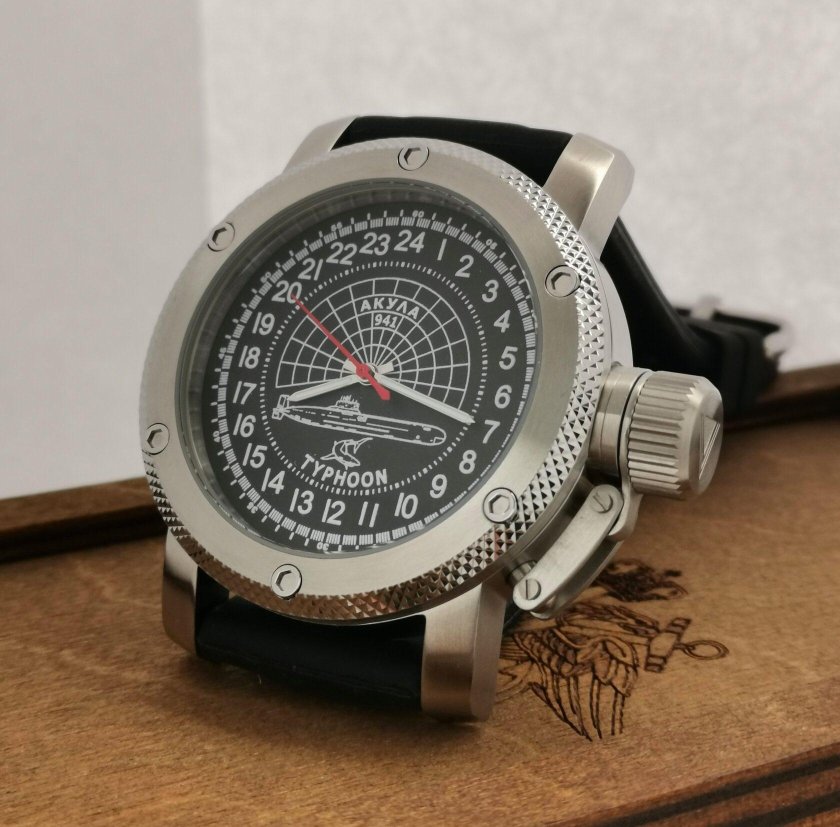 Часы подводная лодка акула