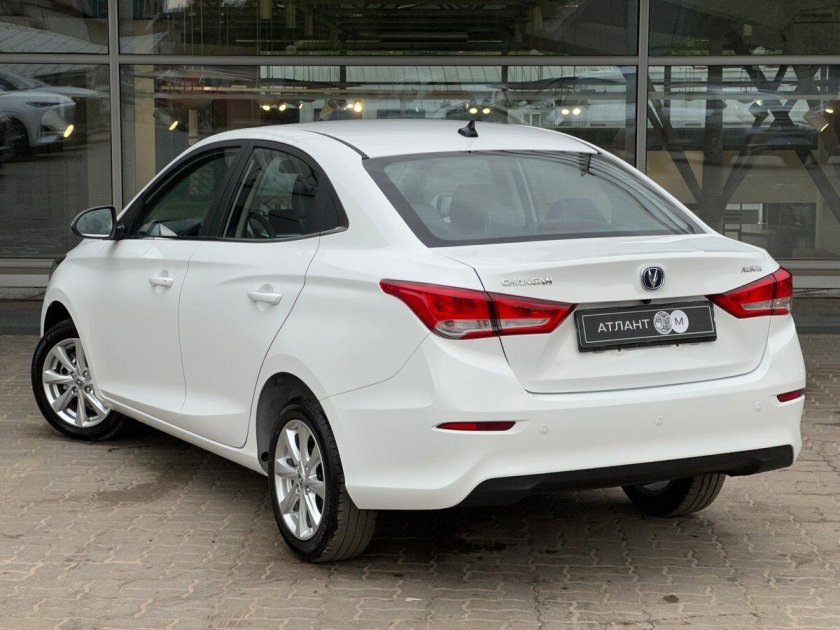 Changan Alsvin белый