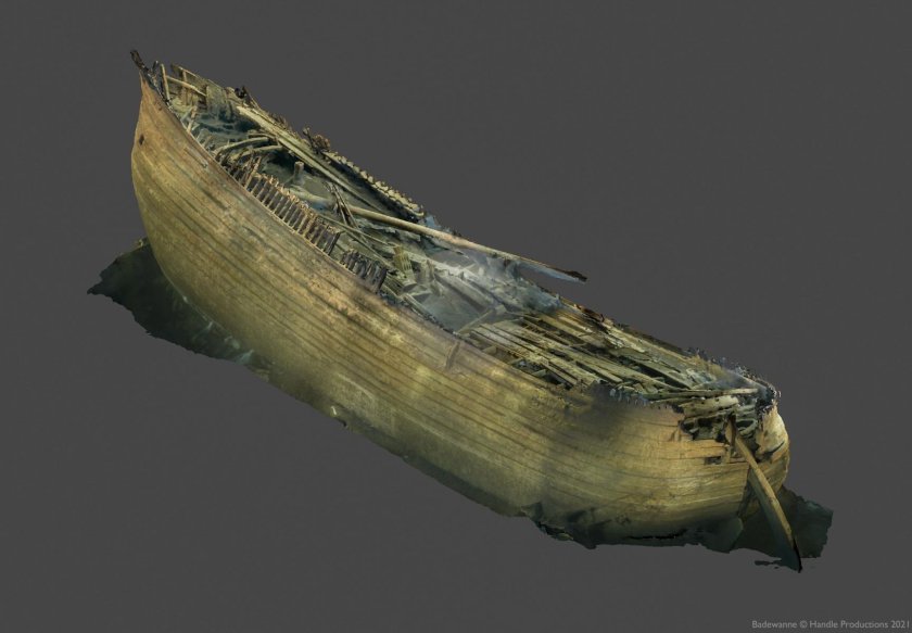 Обломки древнего корабля