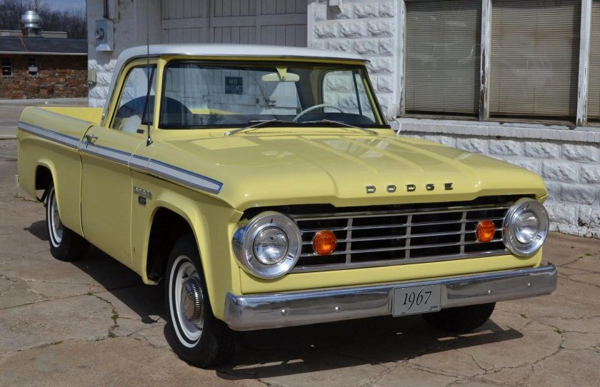 Dodge d100