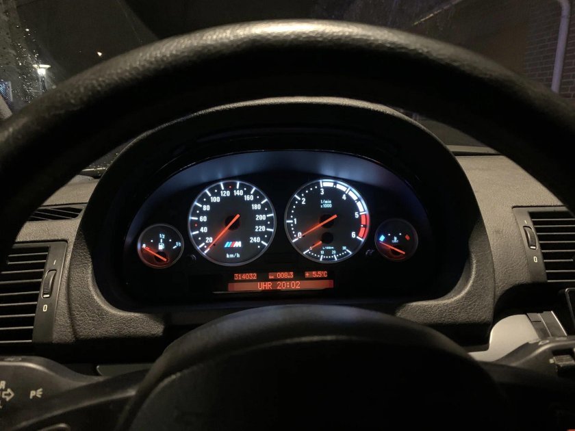 Приборная панель е53