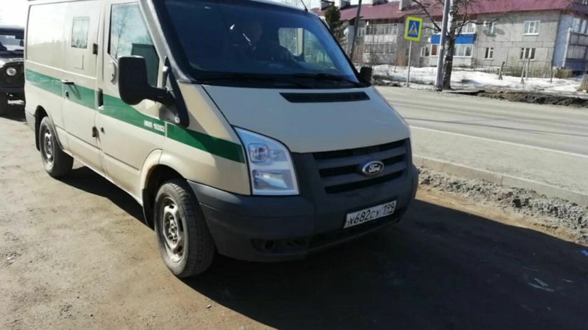 Ford Transit броневик