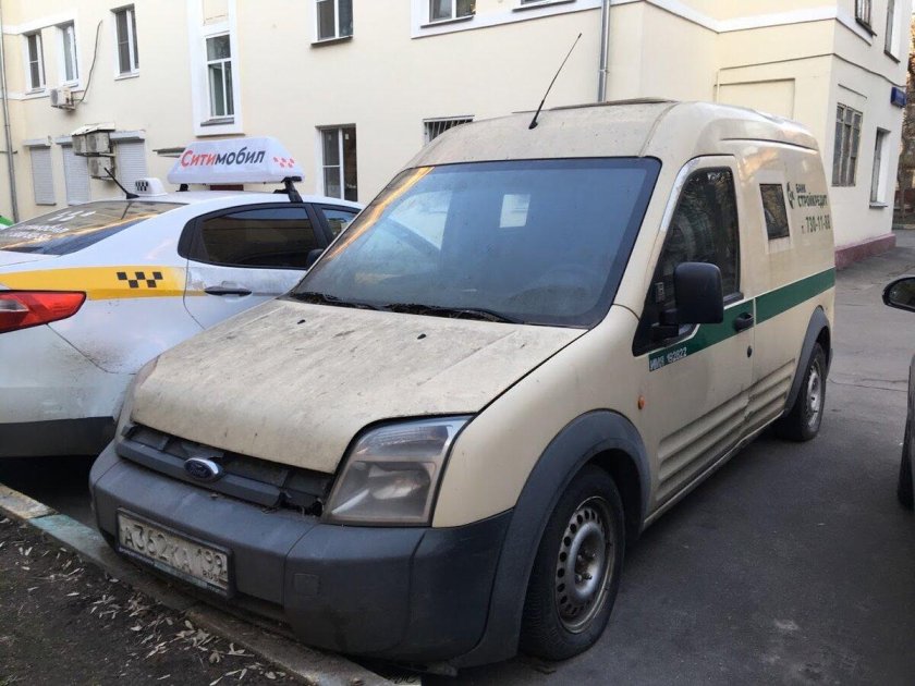 Инкассаторский броневик Ford Transit,