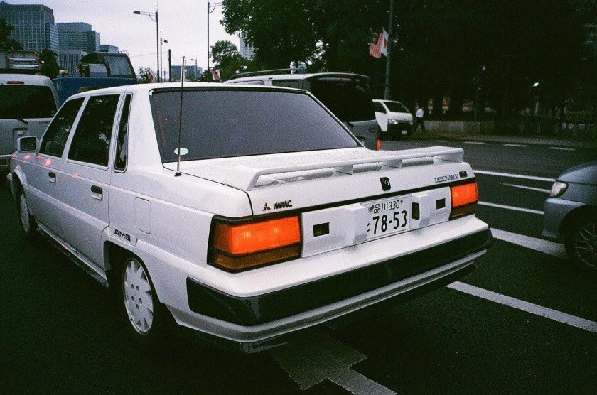 Мицубиси Дебонэйр