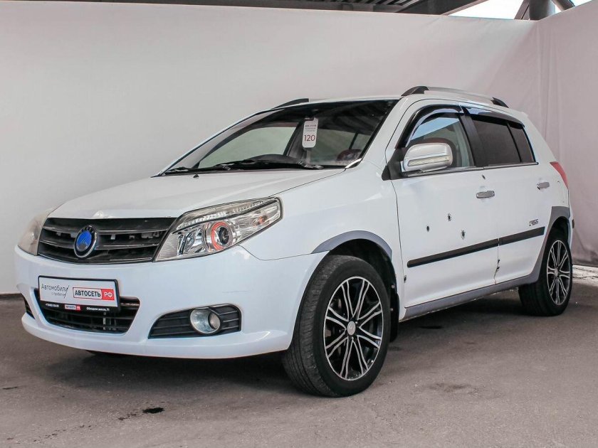 Машина Джили белая