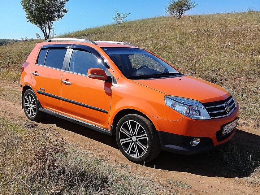 Geely MK Cross 2011
