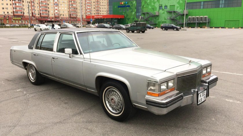 Cadillac Brougham 1987
