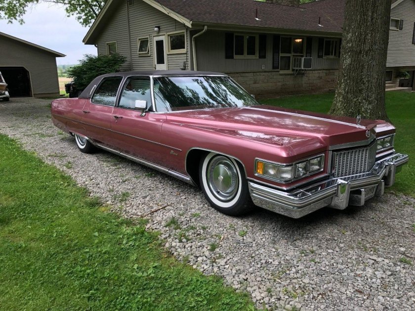 Cadillac Fleetwood Brougham 1975