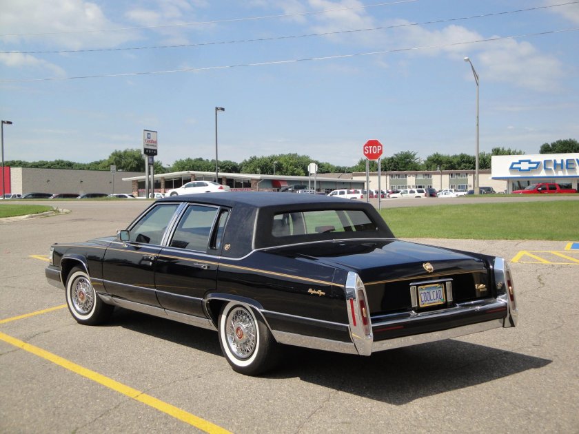 Cadillac Brougham 1990