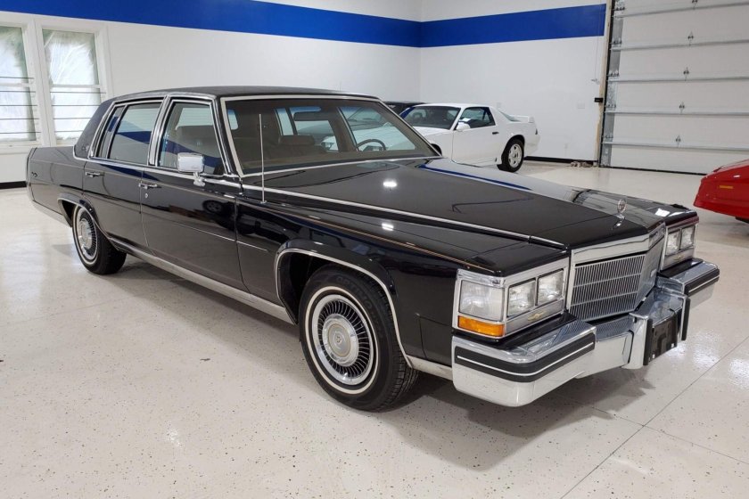 Cadillac Fleetwood 1984