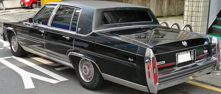 Cadillac Brougham 5.7