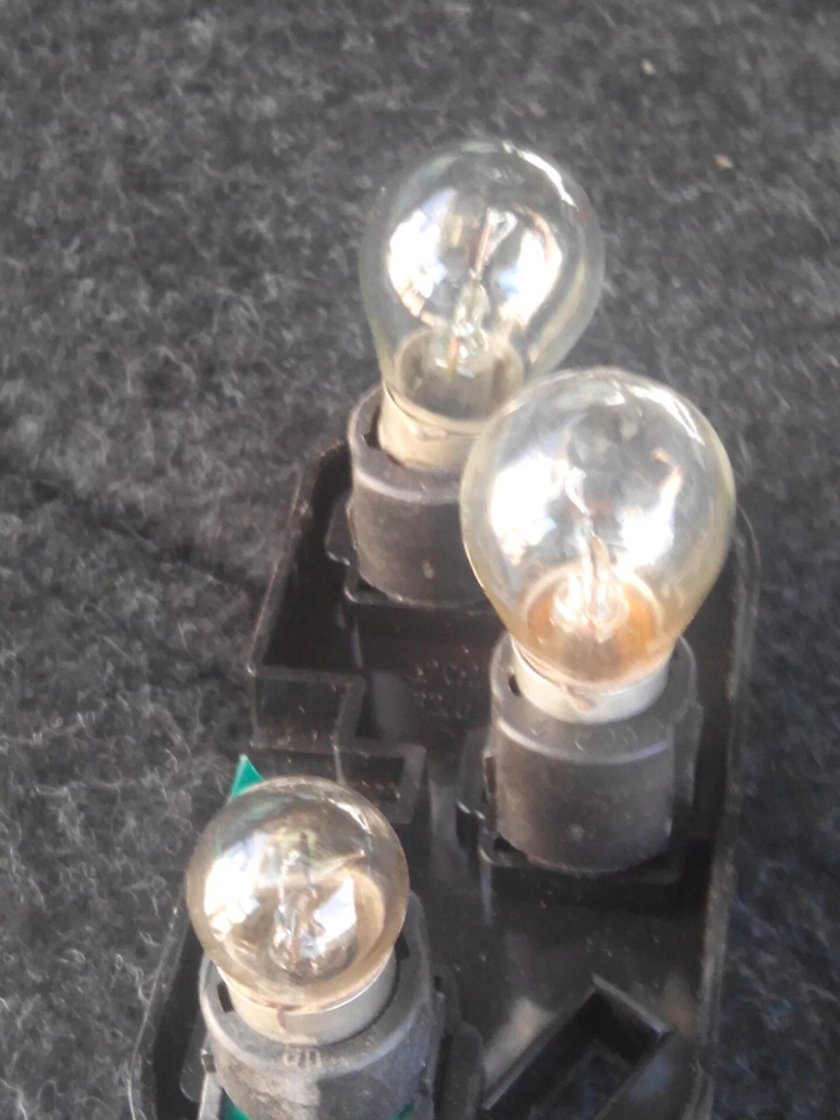 Лампочка стоп сигнала ВАЗ 2111