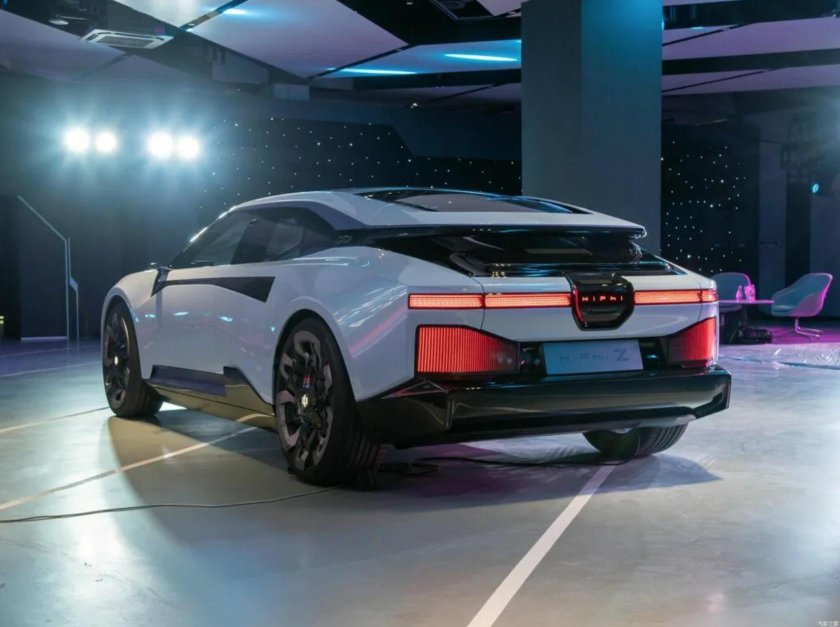 Электромобиль hiphi