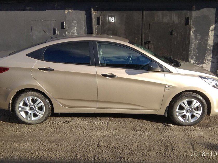 Хендай Солярис седан бежевый
