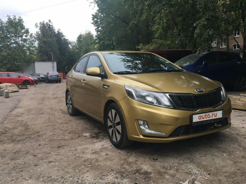 Киа Рио 2011 золотистая