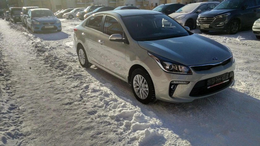 Kia Rio x-line цвет брызги шампанского