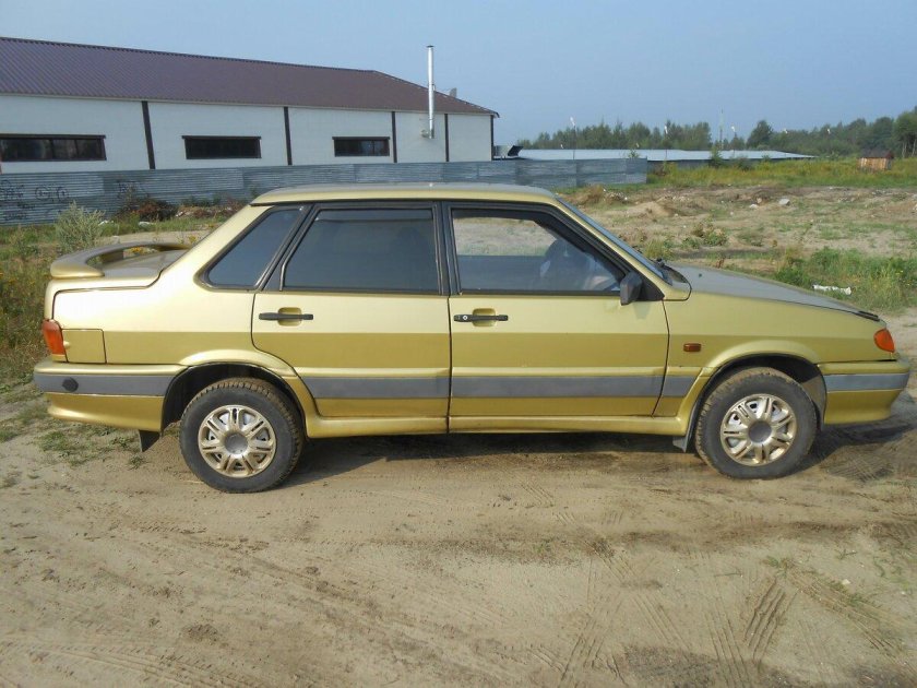 ВАЗ 2115 Золотая