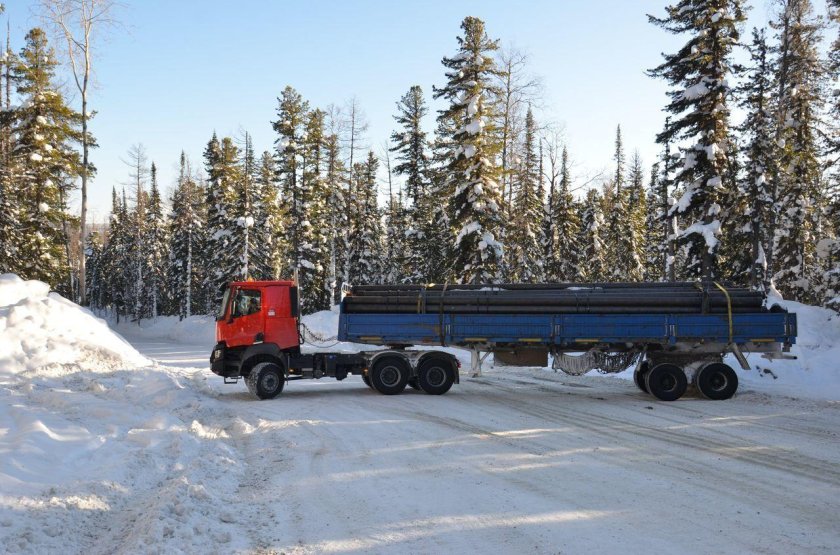 Самосвалы на зимнике