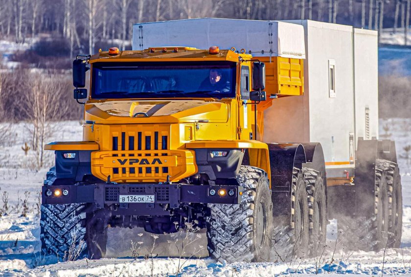 Арктический автопоезд Урал