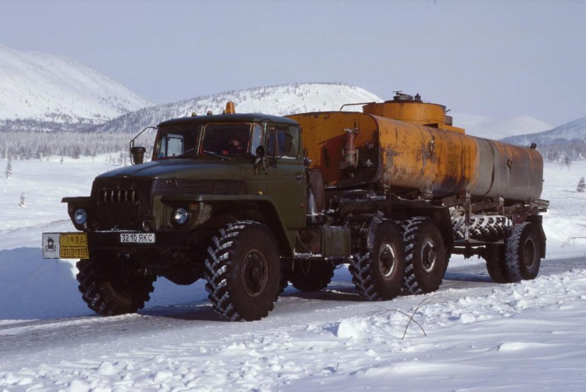 ЗИЛ 131 И Урал 4320