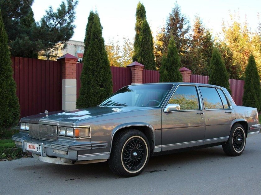 Кадиллак седан девиль 1985