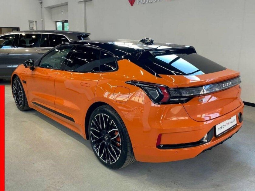 Zeekr 001 оранжевый