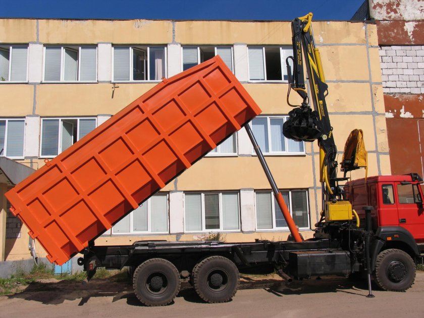 Ломовоз КАМАЗ С манипулятором