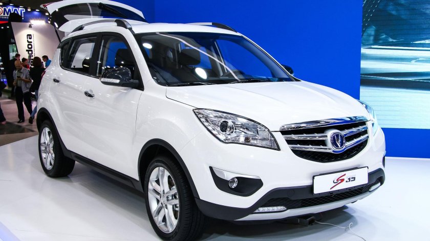 Китайский кроссовер Чанган cs35
