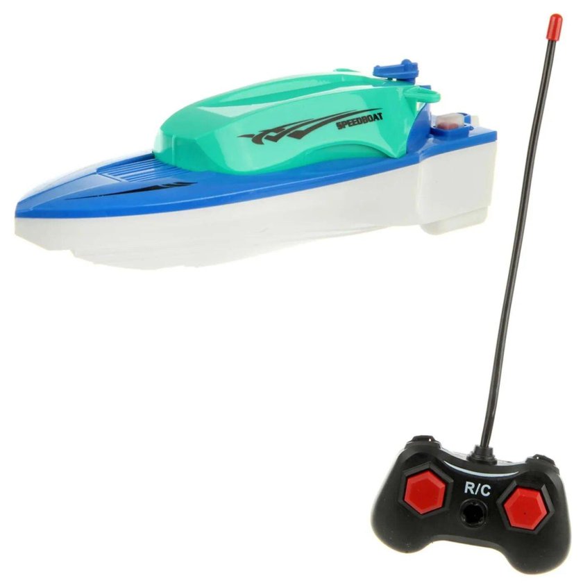 Водные катеры на пульте управления