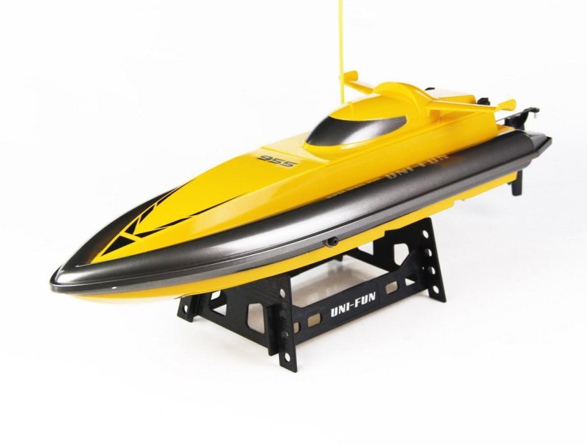 Радиоуправляемый катер