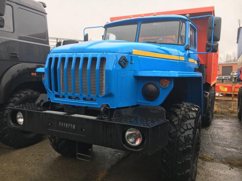 Урал 55571 самосвал