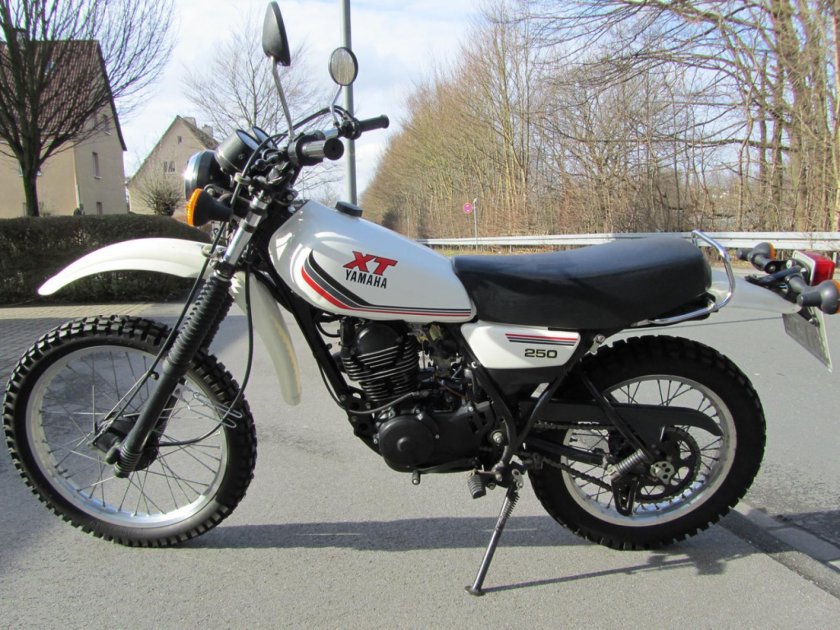 Yamaha xt250