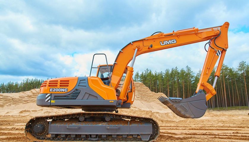 Экскаватор гусеничный UMG e225c