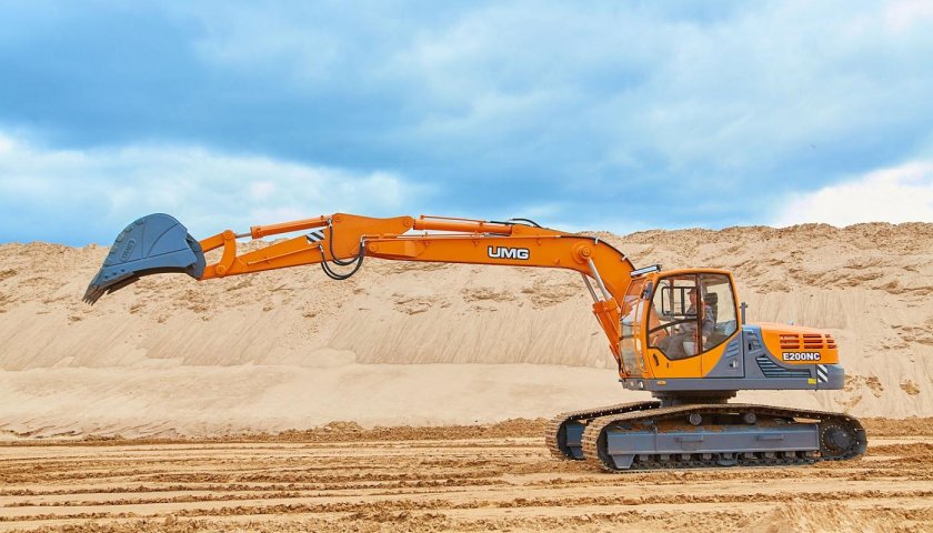 Гусеничный экскаватор UMG e200c