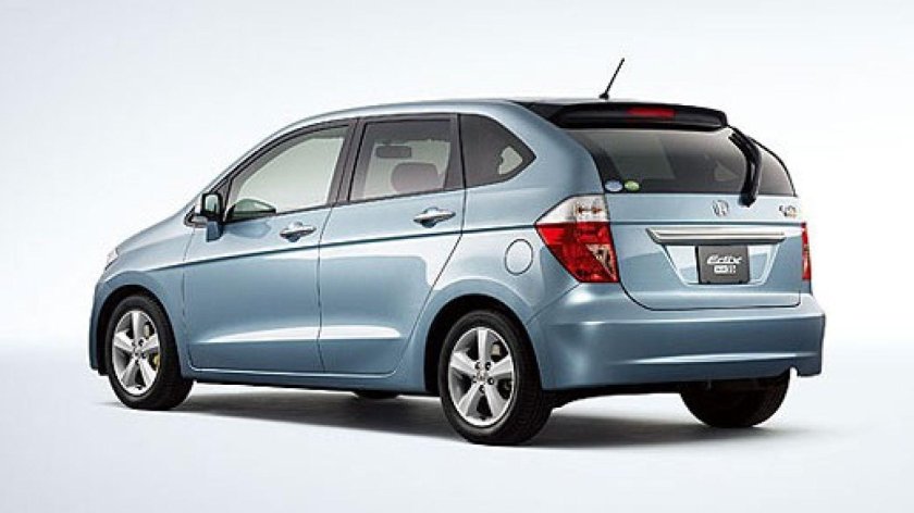 Хонда Эдикс 2015