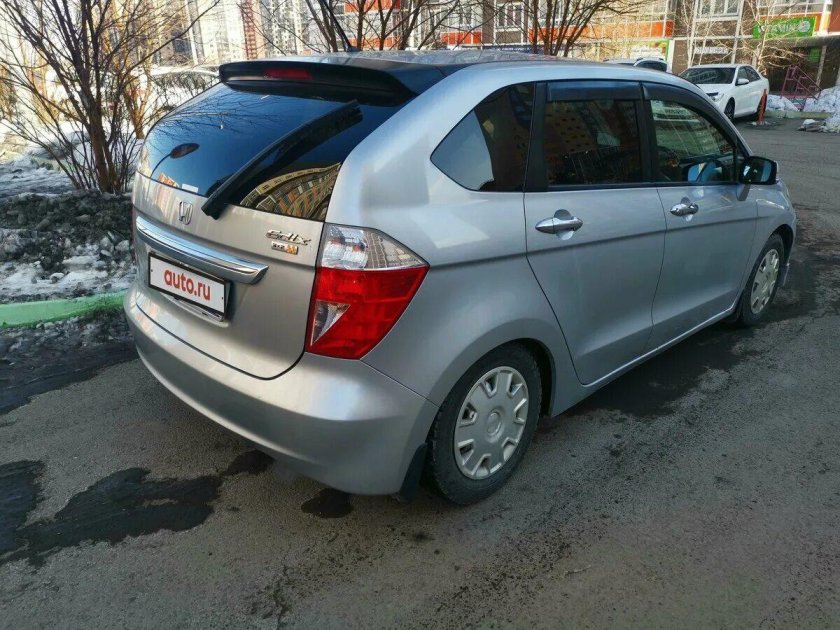 Хонда Эдикс 2004 года