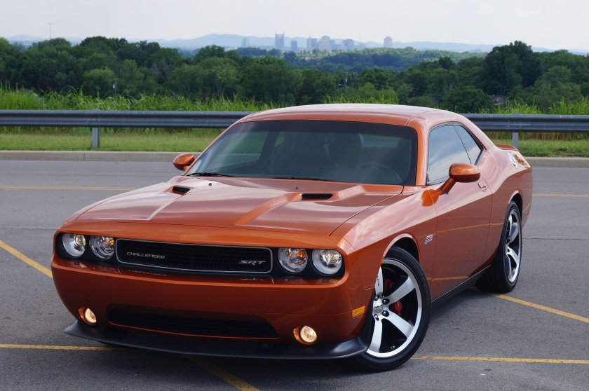 Dodge Challenger srt8