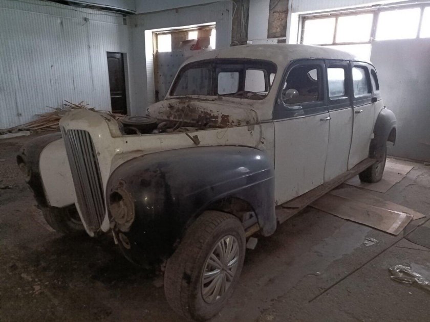 Автомобиль старый