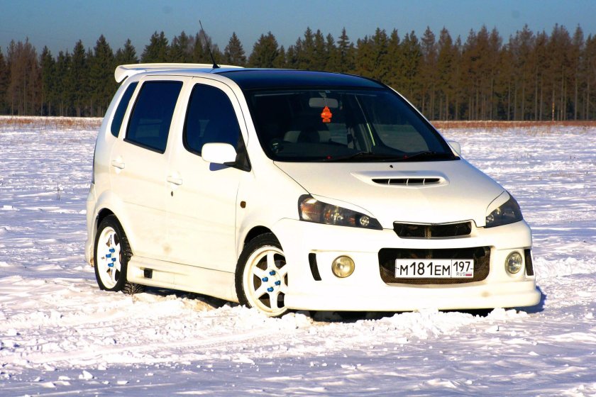 Daihatsu YRV обвес