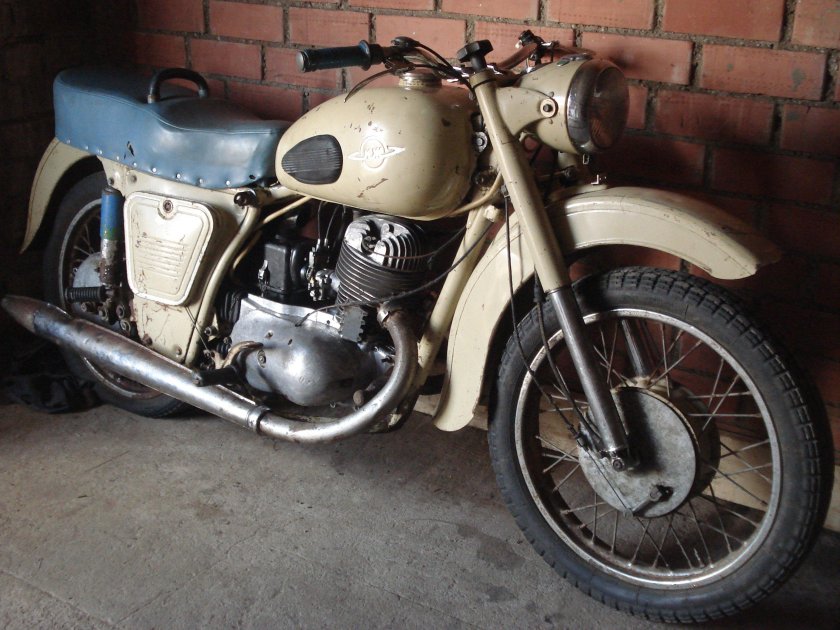 Планета 2 мотоцикл