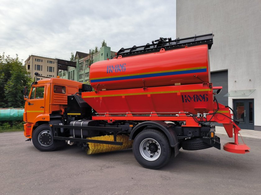 Поливомоечная машина камаз