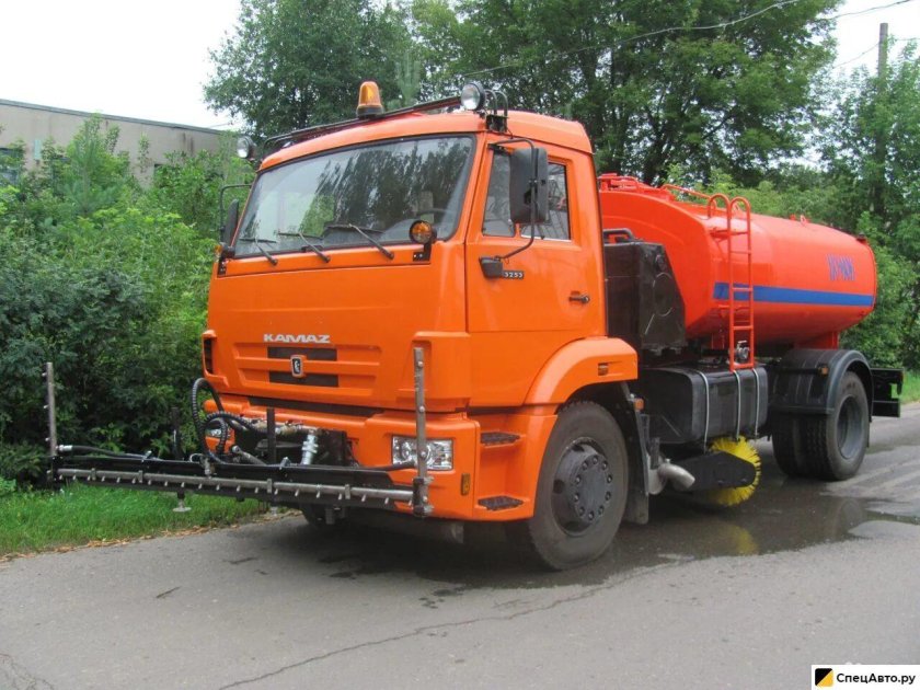 Поливомоечная машина ко-806