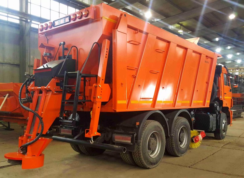 Машина комбинированная дорожная КДМ g20