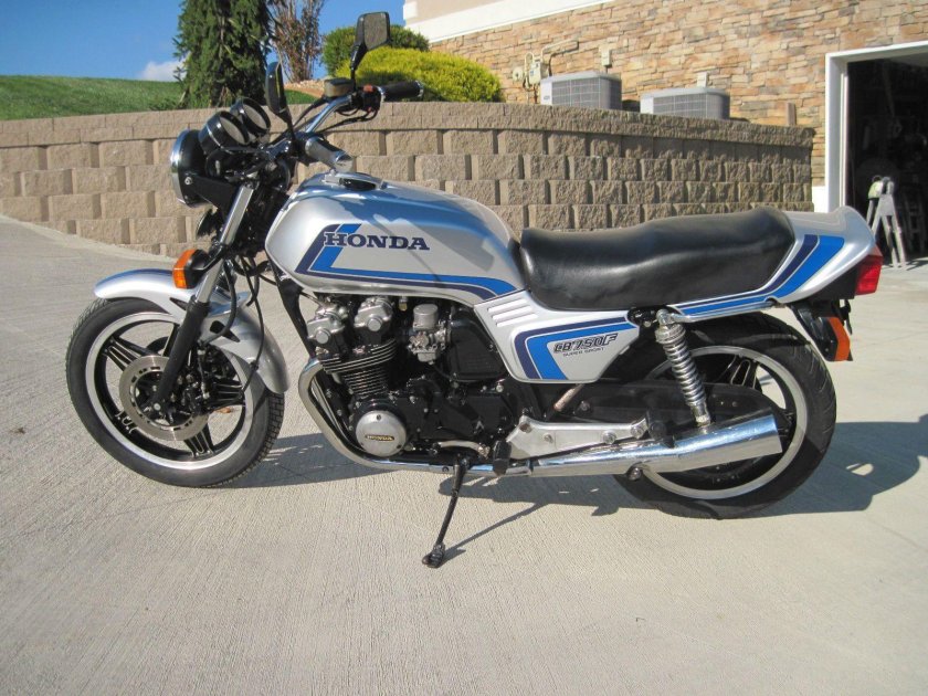 Honda cb 900