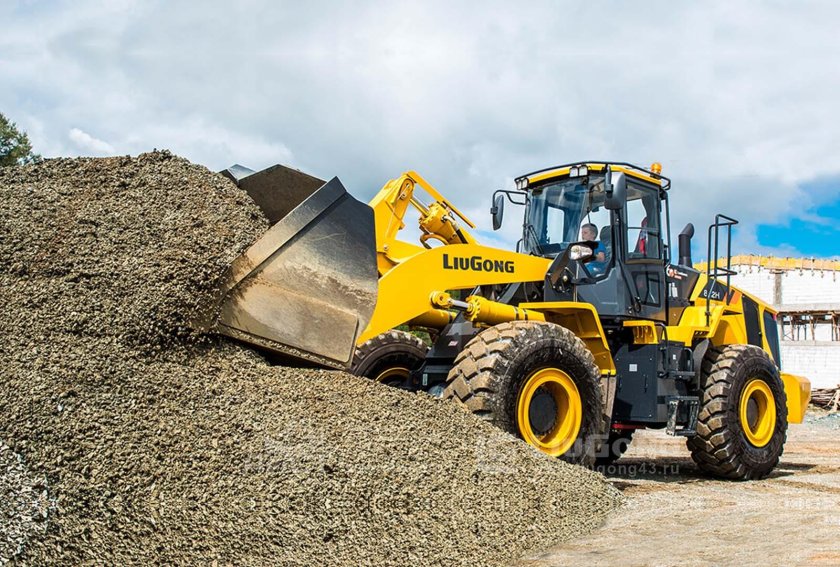 Погрузчик фронтальный CLG 862