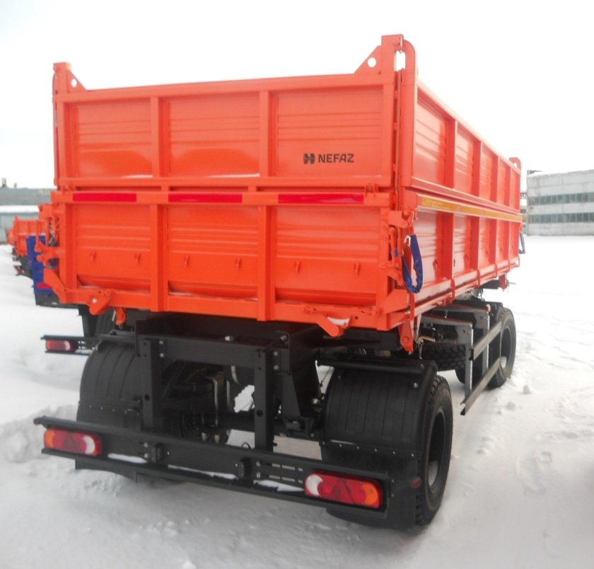 Самосвал НЕФАЗ 8560