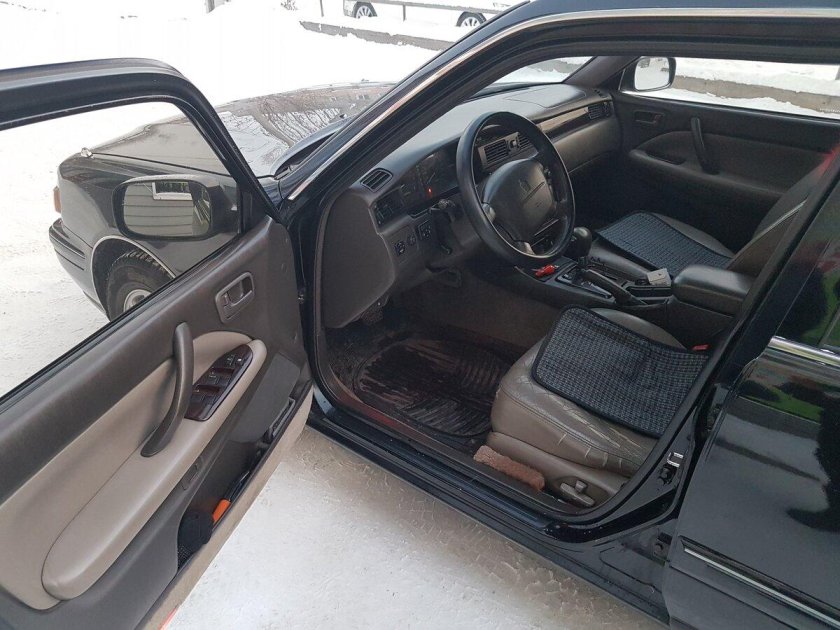 Тойота Краун s150 левый руль